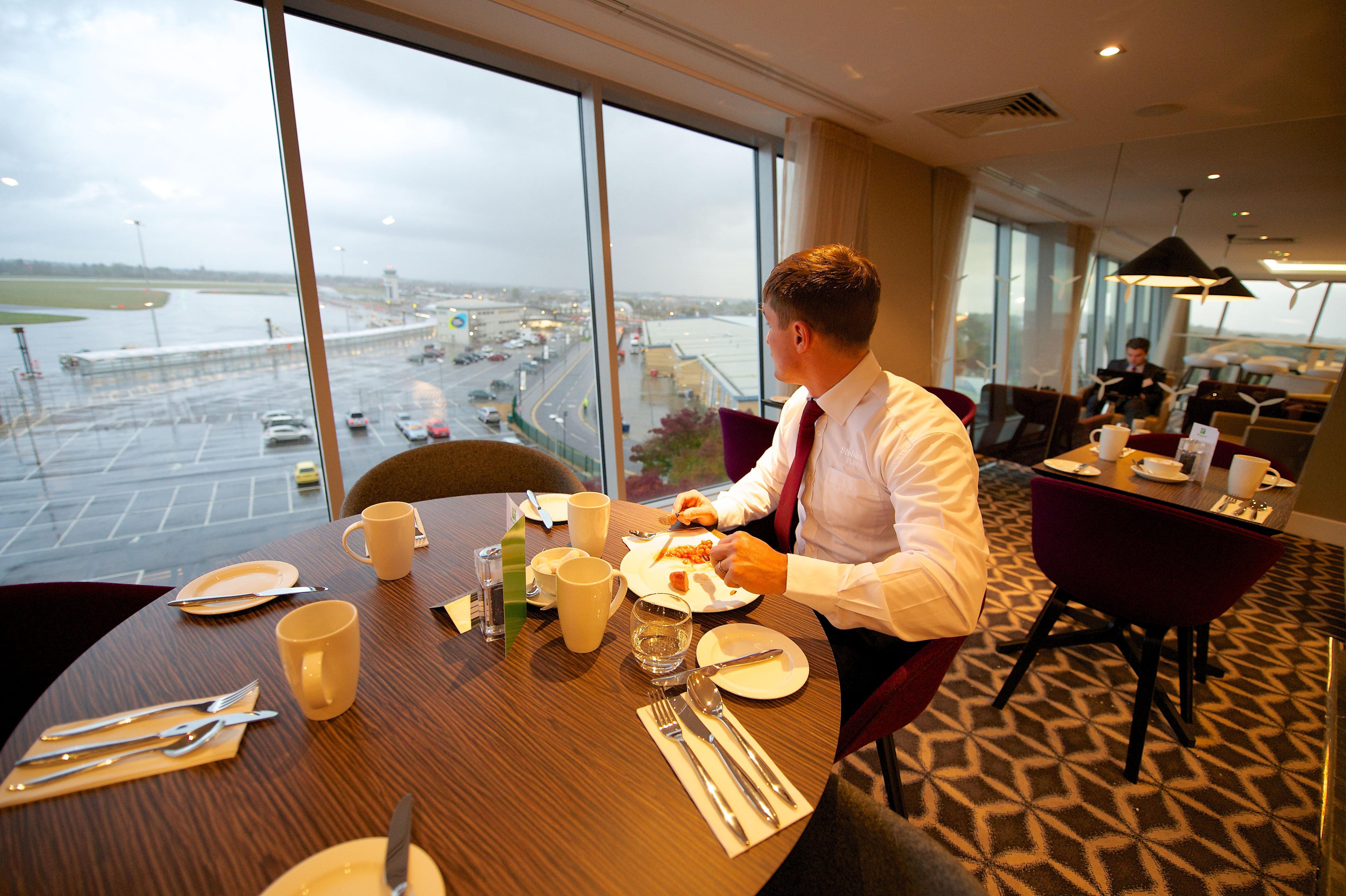 Holiday Inn Southend By Ihg Eksteriør billede